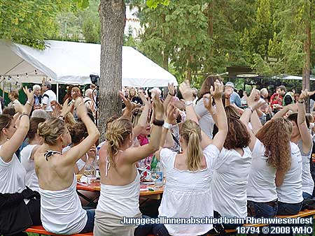 Junggesellinnenabschied beim Rheinwiesenfest Bacharach am Rhein.